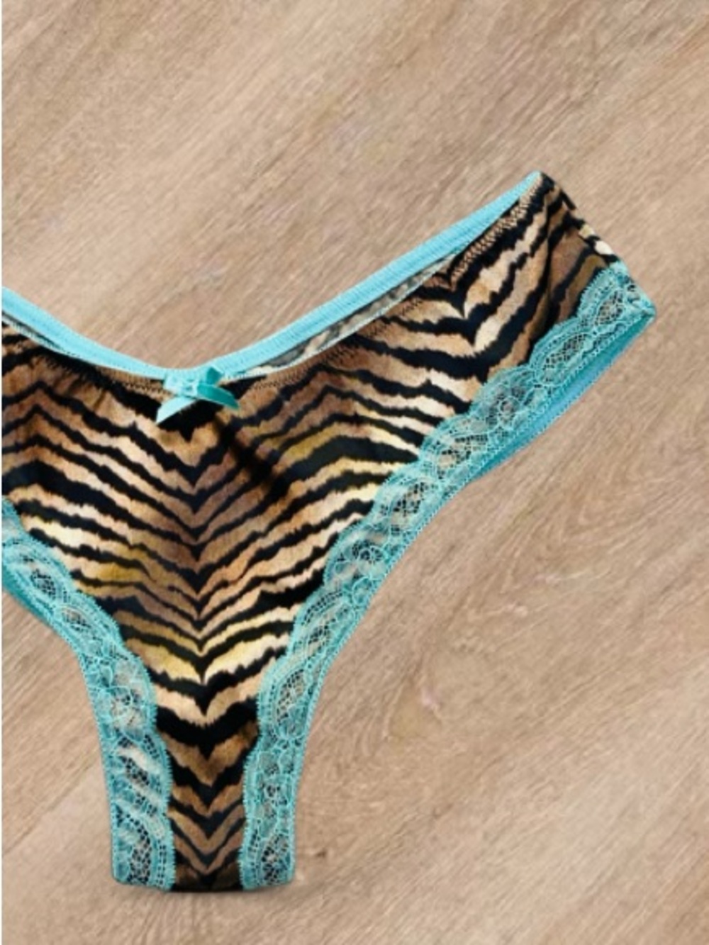 🆕🐅 Tease Tiger Stripe Cheeky Panty Victoria’s Secret Small NWT - Picture 5 of 9